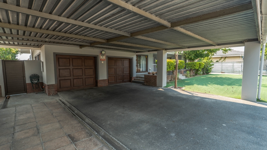 4 Bedroom Property for Sale in De La Haye Western Cape